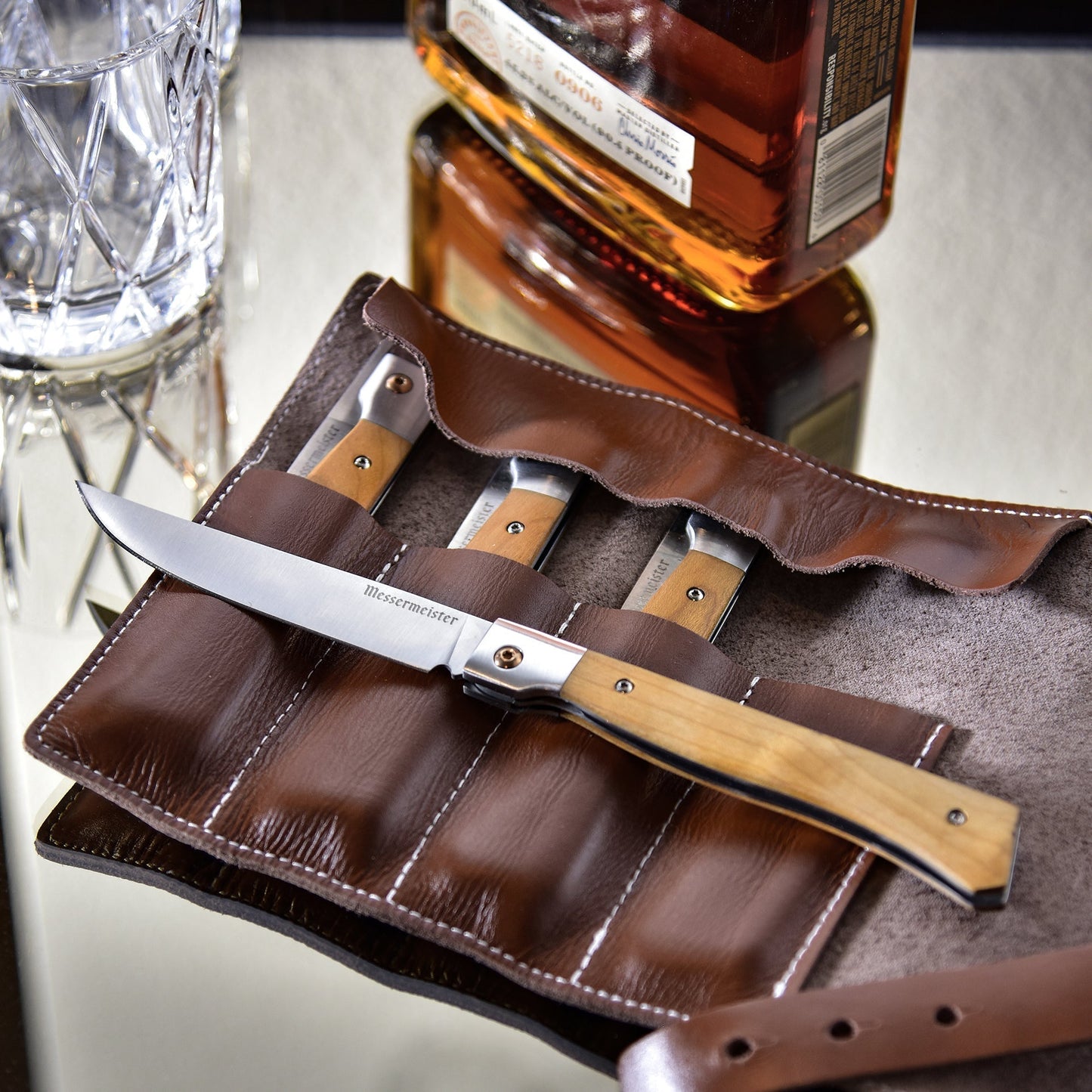 FOLDING STEAK KNIFE SET IN LEATHER ROLL