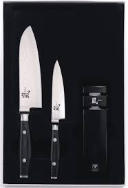 YAXELL RAN Messenset 3-delig Santoku 16,5 cm en Universeelmes / Petty mes 12 cm 69 laags roestvrij damast staal met canvas-micarta heft en Slijper