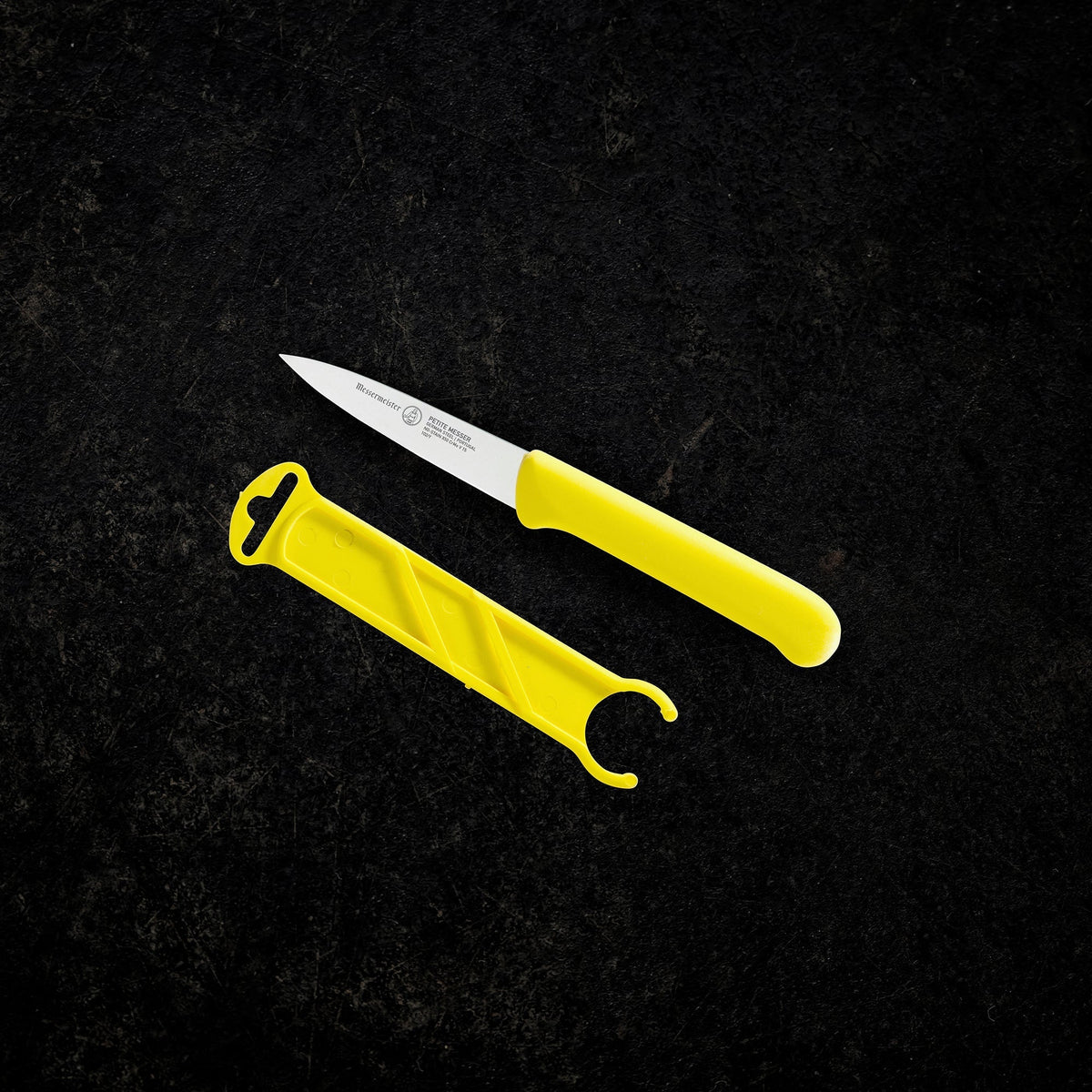 MESSERMEISTER serie PETITE schilmes RVS 7,5cm middenspits lemmet geel kunststof heft