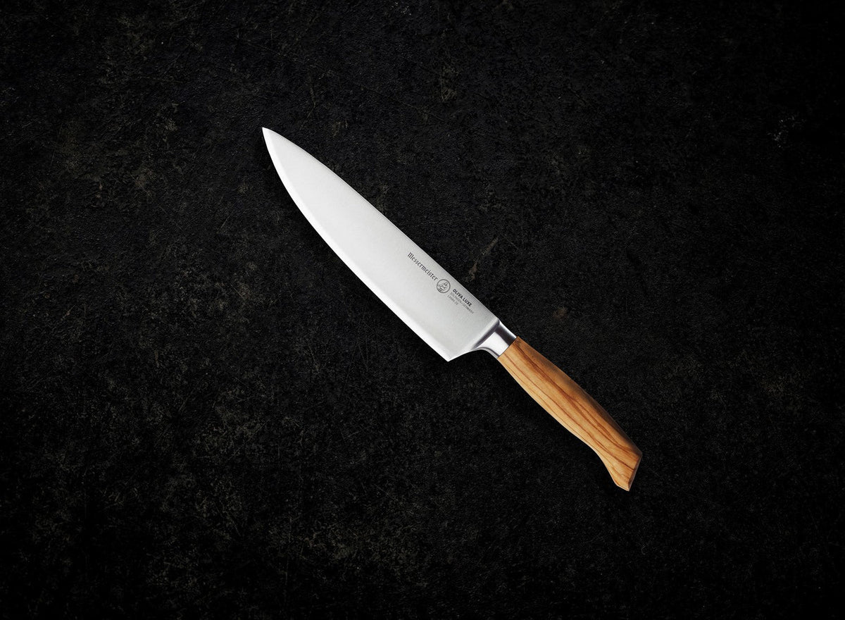 MESSERMEISTER serie OLIVA LUXE 20cm koksmes met olijfhouten heft